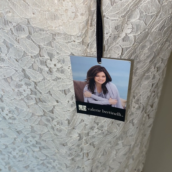 Lace sleeveless blouse - Picture 3 of 4